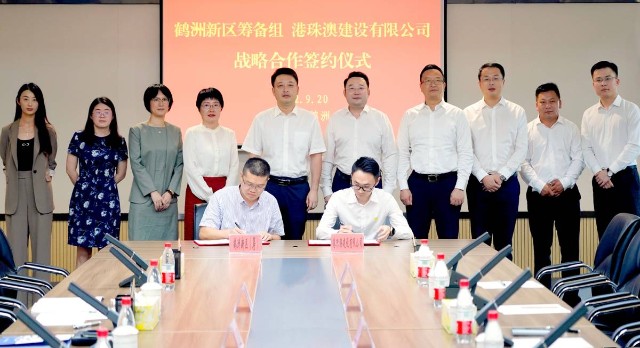 港珠澳建设与珠海市鹤洲新区筹备组万山海洋开发试验区签约
