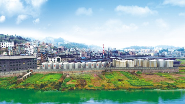 资料显示,蔺郎酒业坐落于赤水河畔的四川古蔺县永乐镇,前身为上世纪