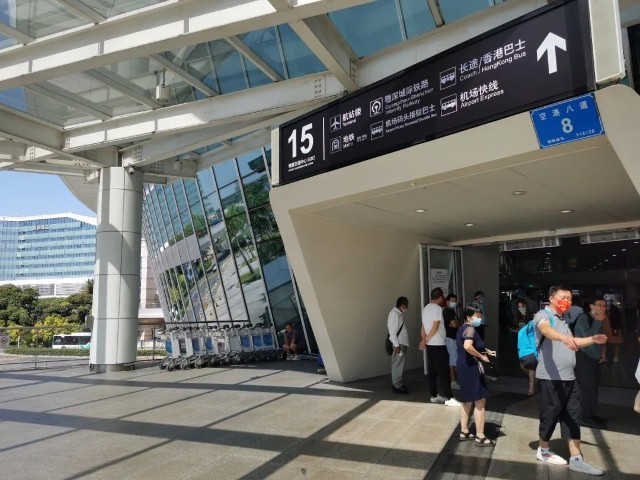 小心国庆出行警惕黑车族拉客仔黑进机场高铁站