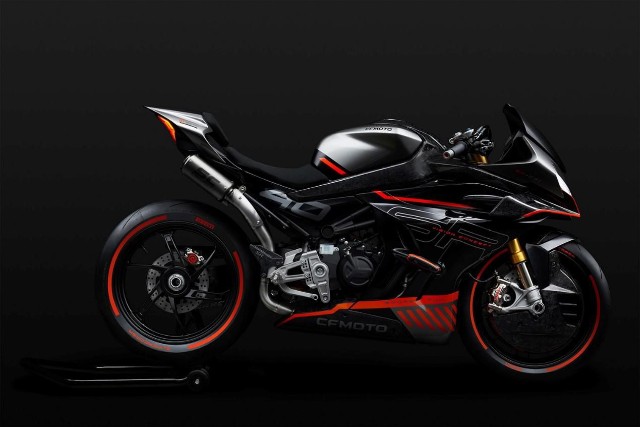 rc8中国兄弟春风亮相全新仿赛概念摩托车