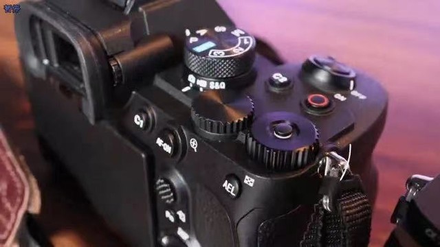今晚发布海外媒体偷跑索尼a7m4评测视频