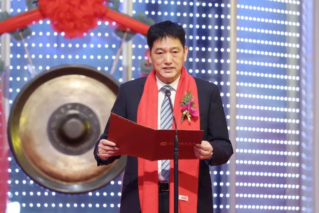 财富号评论吧(cfhpl) 正文 德昌股份控股股东与实际控制人为黄裕昌,张