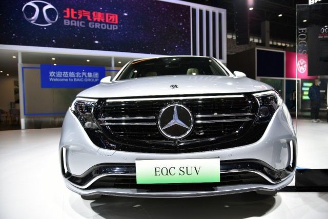 奔驰首款油改电eqc再召回中国市场销量惨淡终端售价降幅超10万元