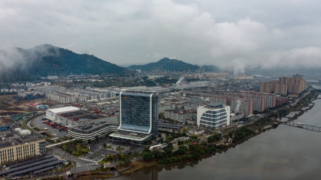 宁德时代为什么大跌你知道吗数百人身家上亿有什么心思干活