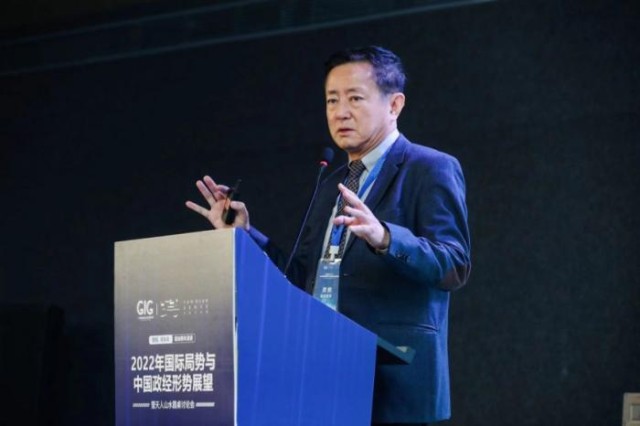 中国(深圳)综合开发研究院院长樊纲在演讲中对近期的中国经济情况进行