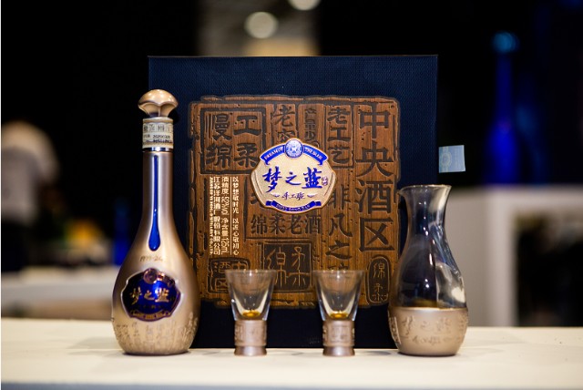 收藏者着迷消费者青睐梦之蓝手工班是舌尖上的艺术品