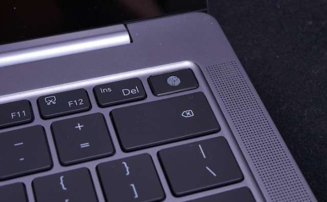 6 magicbook v 14 2022键盘.png