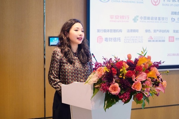 新世界发展执行董事,新世界中国董事兼行政总裁黄少媚女士