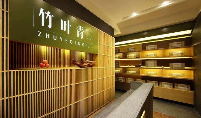 的新尝试,另一方面之所以选址国贸,也有通过线下门店直接触及目标人群