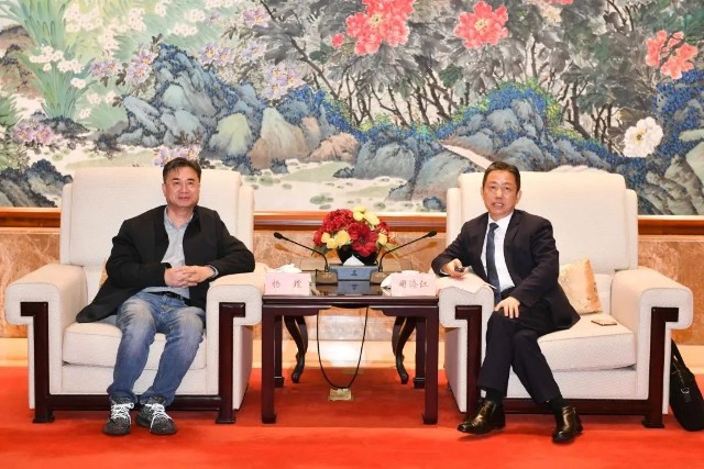 12月10日《求是》杂志社宣传联络部主任杨煌一行到
