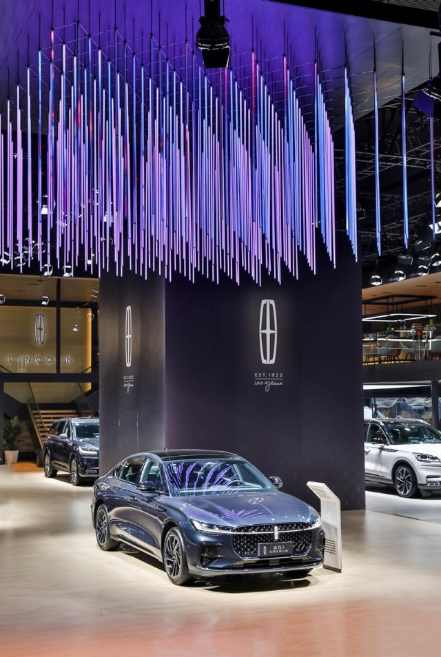 林肯携百周年限量版车型及首款纯电动概念车亮相广州车展