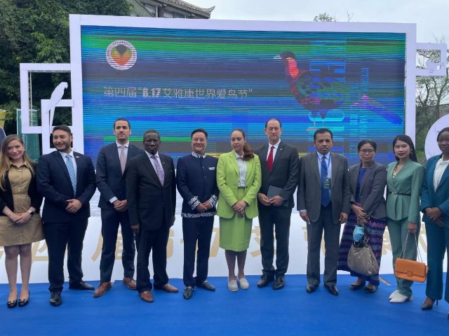向世界传播中国生态故事理念  "世界鸟王"艾雅康被授予"世界生产力