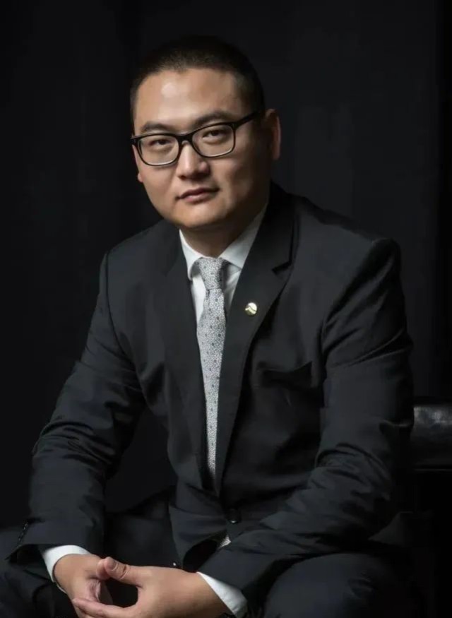 十年光阴一瞬间闫强履新龙湖