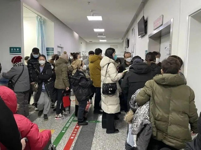 北京医院排队照片图片