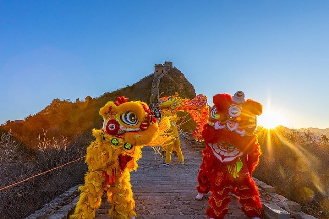 古北水镇开启长城庙会过大年新春活动营造浓浓年味