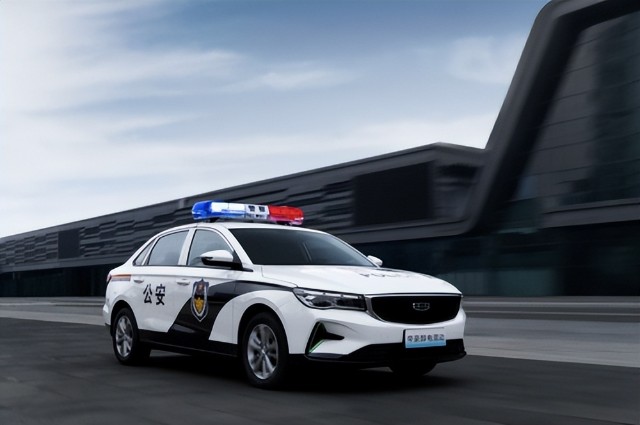 警车出租车家用车都向绿而行甲醇混动才是汽车工业的未来