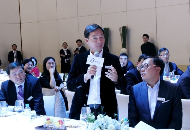 雅居乐陈卓林广东中山百亿富豪的传奇创业经历