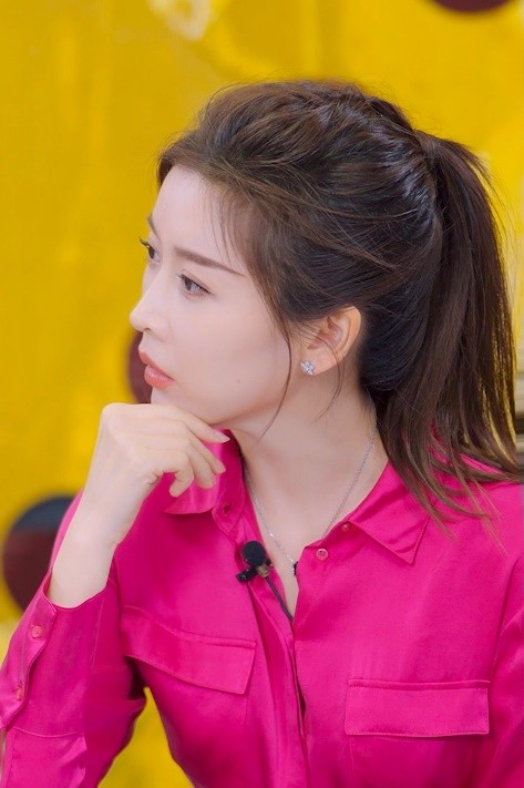 才女主持朱梓橦十二维度成为年度最受关注对话节目期待第二季