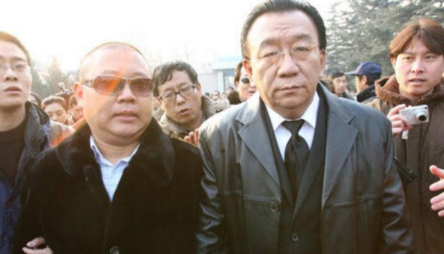 当年侯耀文刚去世侯耀华就控制他的豪宅郭德纲3000万买下