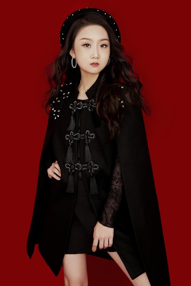 2023第八届少儿明星盛典小超模张宸溪担任全球赛主持人