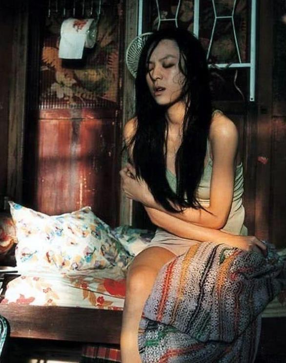 当年《门徒》中张静初身上爬满老鼠,只有3秒镜头,震撼难以言表_财富号