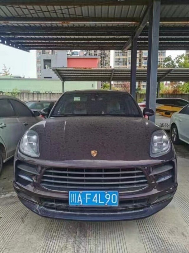 四川省成都市一辆保时捷牌汽车将以29万起拍车牌为川af4l90