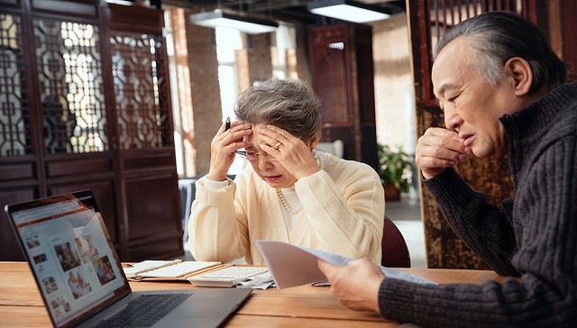 老年金融消费者权益保护报告出炉想赚钱是被诈骗最常见心理因素界面