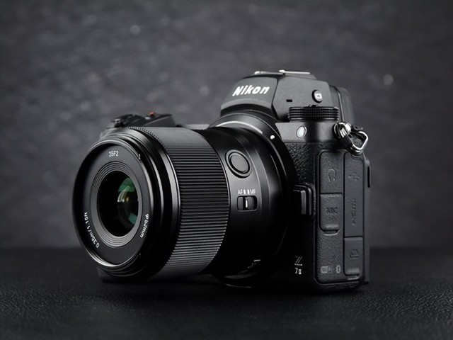 永诺yn35mmf2zdfdsm评测1799元国产全画幅自动对焦镜头