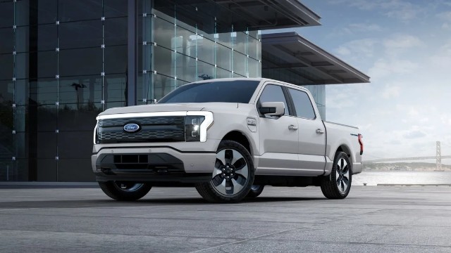 ford f-150 lightning battery issues: carmaker pauses production