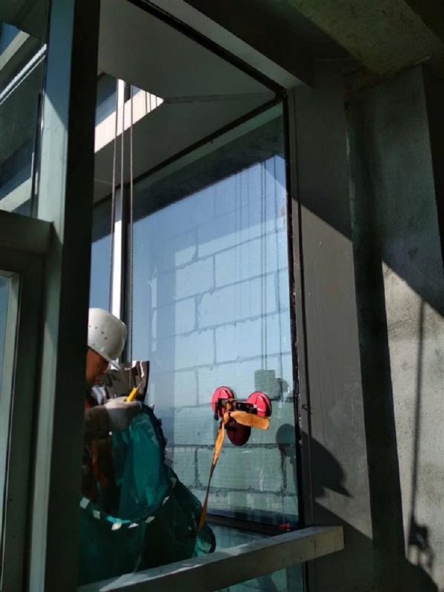 框架玻璃幕墙之明框幕墙安装注意事项上海轩源建筑