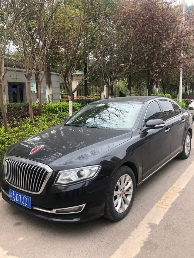 四川省达州市一辆红旗牌汽车将以8万起拍车牌为渝ad7j01