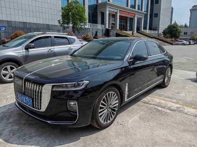 0t 五座版的新车价格在46-54万元,而这辆2020款红旗h9 3.