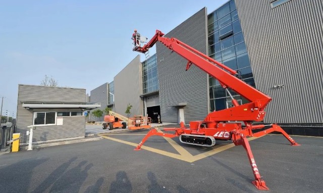港股打新宏信建发高估值以及部分股份无禁售期