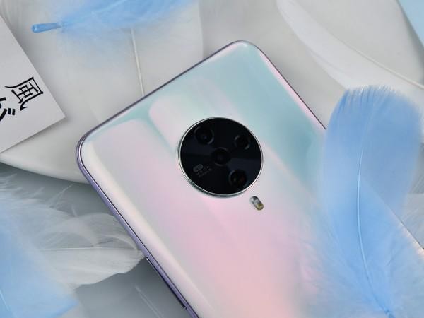 新品还支持12期免息,购机还赠vivo xe710耳机,感兴趣的朋友不要错过