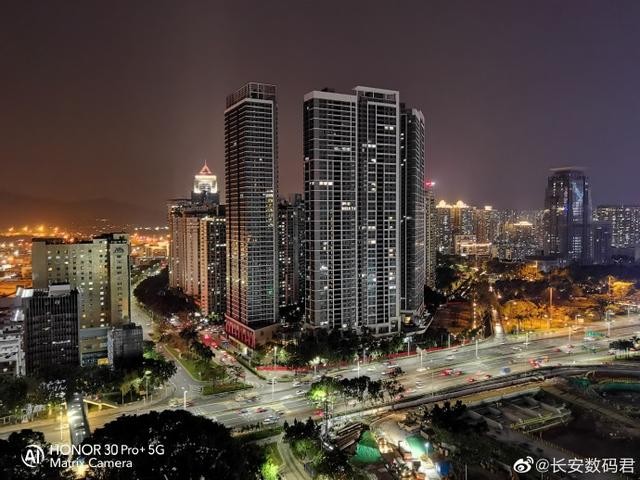 拍照手机中独树一帜荣耀30系列好评不断