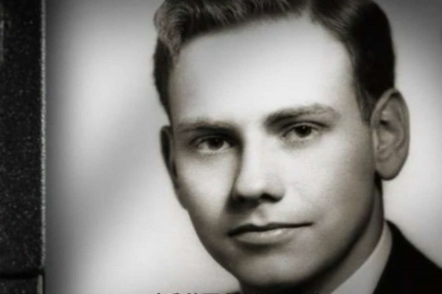 巴菲特这个青年一生有老师格雷格姆好朋友芒格何其幸运