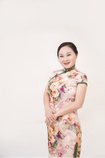 上海小歌手王婉卿演唱永不缺席献给战疫奉献的白衣天使