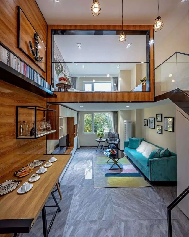 5米层高打破了这一局限,使人眼前一亮.