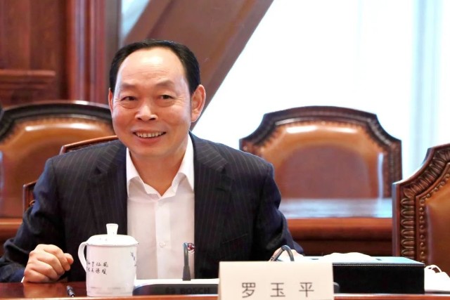 中建四局董事长_中建八局董事长章维成(3)
