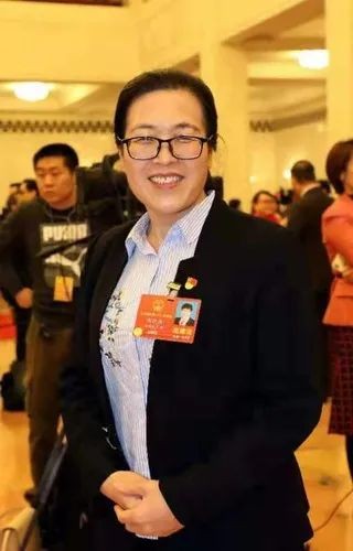 小康两会报道全国人大代表郭晓燕建议完善金融服务体系以及差异化融资