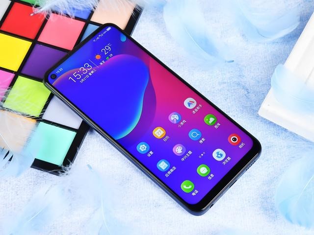 性能全优颜值在线中兴天机axon11se图赏