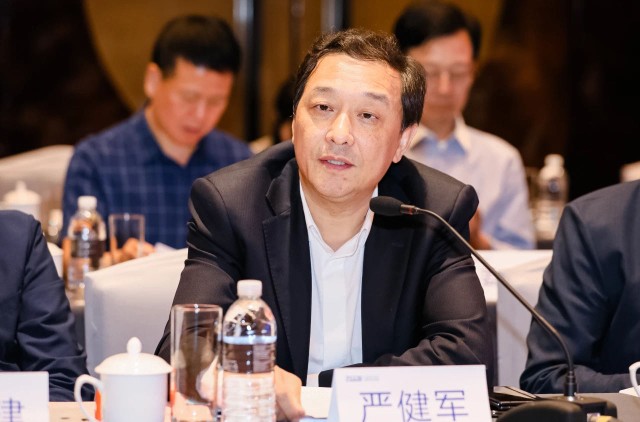 马秀慧,叶华彪,郁敏琤,斯朝富等 4 人为执行副会长,增补毛海渊,阮菊明