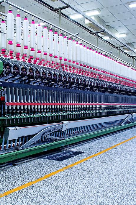 山东作为鲁泰纺织最主要的生产基地,产业链包括纺纱,面料织造,成衣