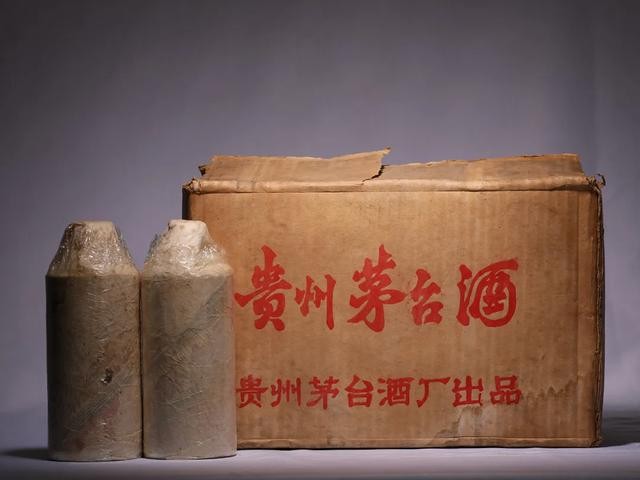 寻访市值2万亿的贵州茅台：一座小镇，一坛美酒