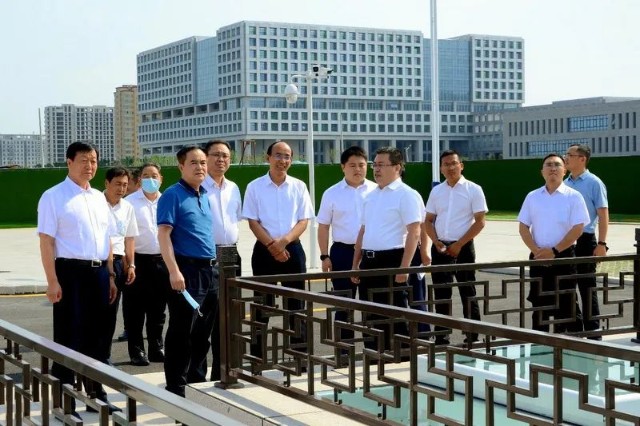 近日,山西综改示范区管委会主任李晋平一行来到科技创新城1号能源岛