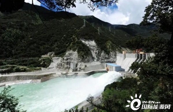 西藏林芝地区老虎嘴水电站 党中央高度重视西藏发展.