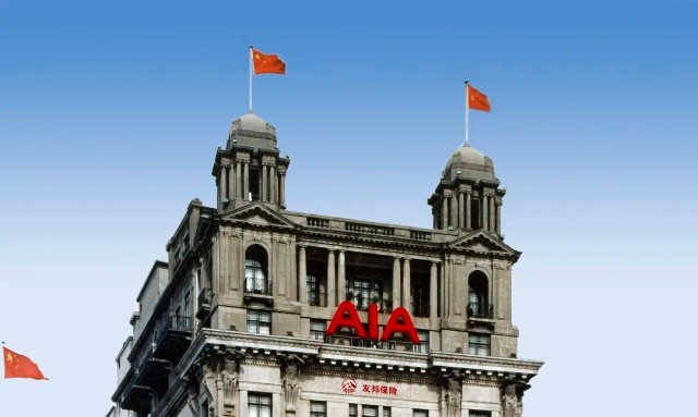 如果说"三十而已"一词是近期热搜榜的常客,那么"友邦保险"则是最近