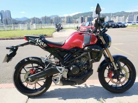 2019本田cb150r现代风味的复古咖啡摩托车