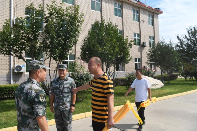 驻河北省涿州市66336部队五名官兵组织军民紧急抢险