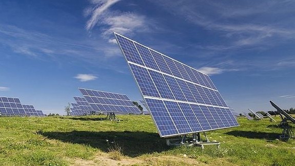 通威股份：硅料、电池片双龙头，业绩高增长，明年市值有翻倍潜力